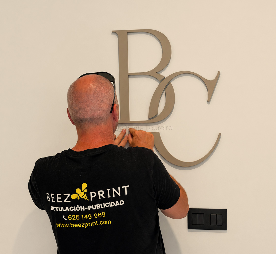 Logotipo en PVC de 1 cm